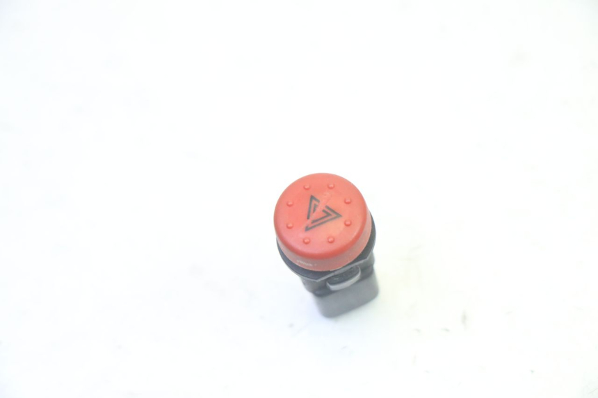 photo de INTERRUPTOR DE LUZES DE EMERGÊNCIA PIAGGIO MP3 500 (2011 - 2015) - Vista principal