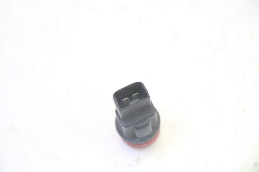 photo de INTERRUPTOR DE LUZES DE EMERGÊNCIA PIAGGIO MP3 500 (2011 - 2015) - Outro ângulo de visão