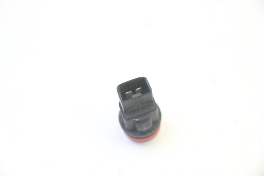 photo de INTERRUPTOR DE LUZES DE EMERGÊNCIA PIAGGIO MP3 125 (2006 - 2014) - Outro ângulo de visão