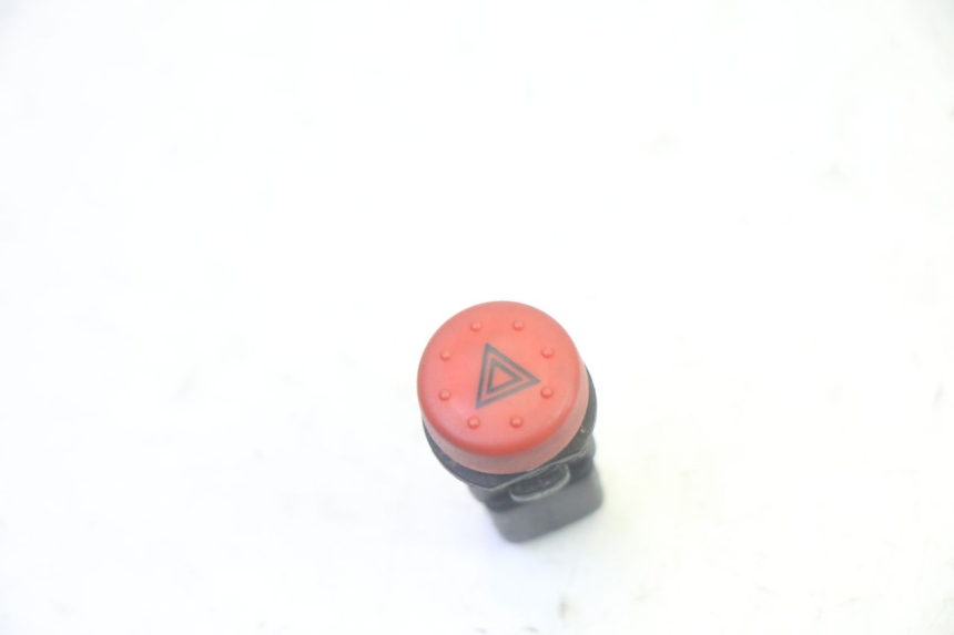photo de INTERRUPTOR DE LUZES DE EMERGÊNCIA PIAGGIO MP3 125 (2006 - 2014) - Vista principal