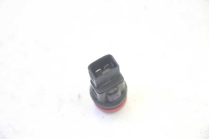 photo de COMUTADOR DE LUZES DE EMERGÊNCIA PIAGGIO MP3 RL 250 (2006 - 2010) - Outro ângulo de visão