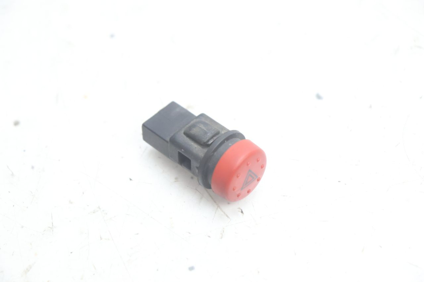 photo de INTERRUPTOR DE LUZES DE EMERGÊNCIA PIAGGIO MP3 125 (2006 - 2014) - Detalhe da peça