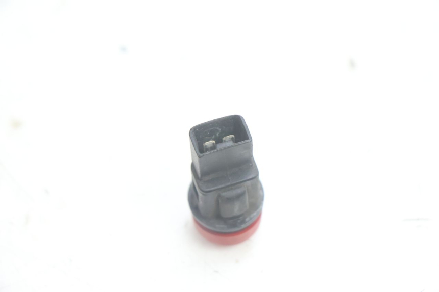 photo de INTERRUPTOR DE LUZES DE EMERGÊNCIA PIAGGIO MP3 125 (2006 - 2014) - Outro ângulo de visão