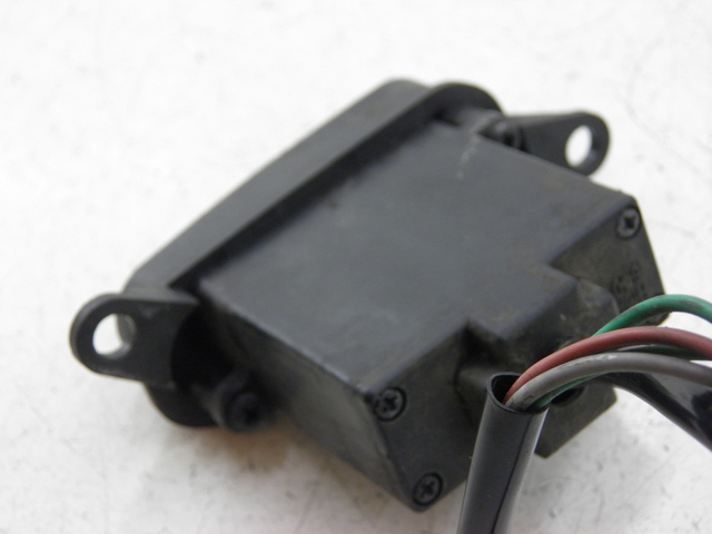 photo de COMUTADOR DE LUZES DE EMERGÊNCIA SYM GTS 125 (2005 - 2008) - Detalhe da peça