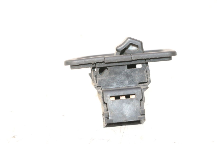 photo de COMUTADOR DE LUZES DE EMERGÊNCIA YAMAHA XMAX X-MAX 125 (2006 - 2009) - Outro ângulo de visão