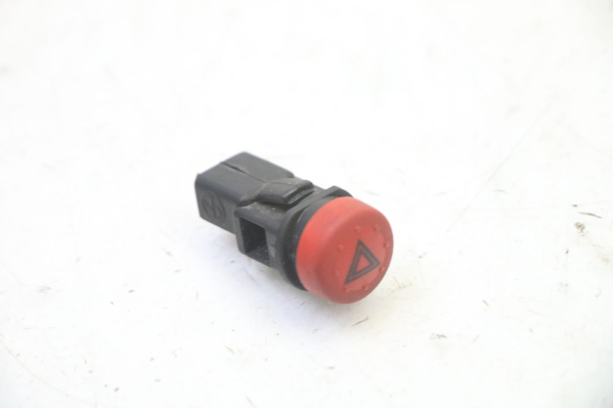 photo de COMUTADOR DE LUZES DE EMERGÊNCIA PIAGGIO X9 EVOLUTION 125 (2003 - 2007) - Detalhe da peça