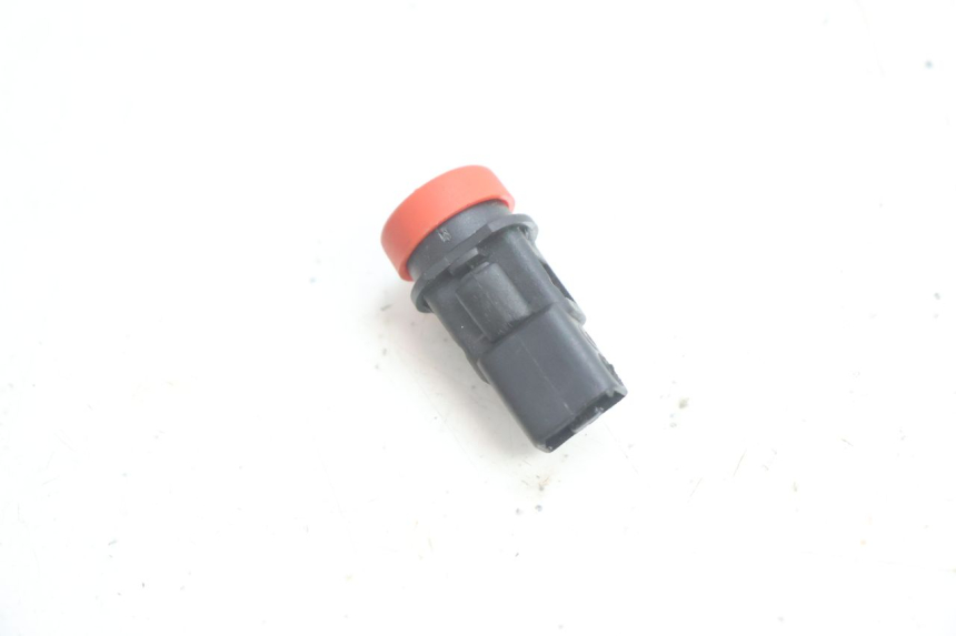 photo de COMUTADOR DE LUZES DE EMERGÊNCIA PIAGGIO X9 EVOLUTION 125 (2003 - 2007) - Zoom do estado de desgaste