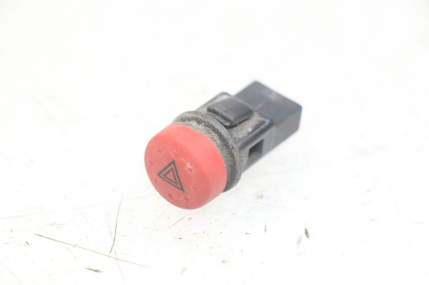 photo de INTERRUPTOR DE LUZES DE EMERGÊNCIA PIAGGIO X9 125 (2000 - 2003) - Vista principal