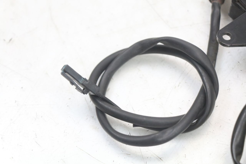 photo de COMUTADOR DE LUZES DE EMERGÊNCIA YAMAHA FJR ABS 1300 (2006 - 2012) - Estado da superfície