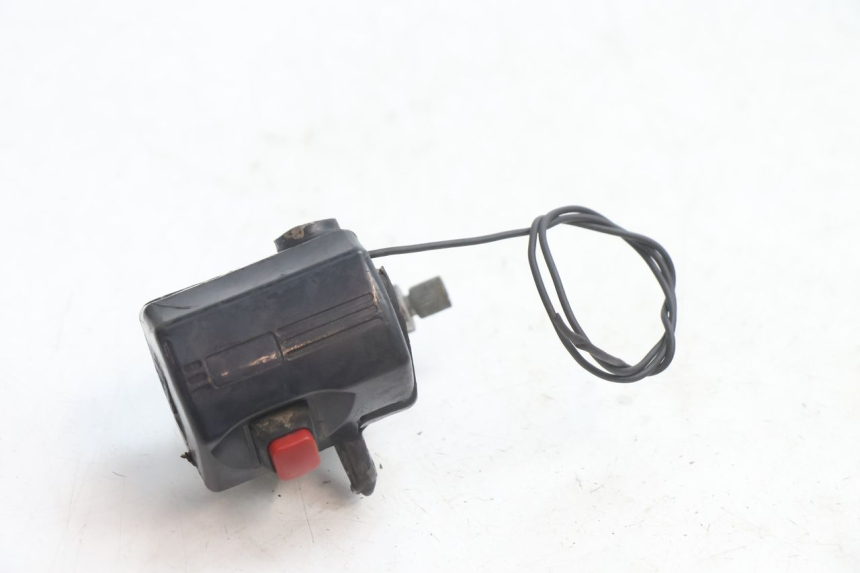 photo de COMUTADOR ESQUERDO PEUGEOT 103 SPX CLIP 50 (1989 - 1992) - Zoom do estado de desgaste