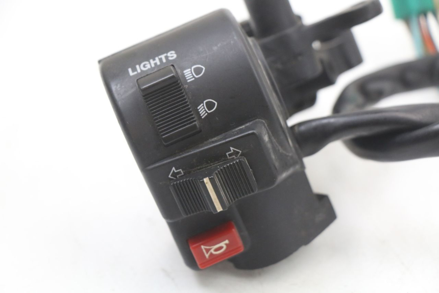photo de COMANDO ESQUERDO DAELIM A-FOUR 2T 50 (2005 - 2012) - Detalhe da peça