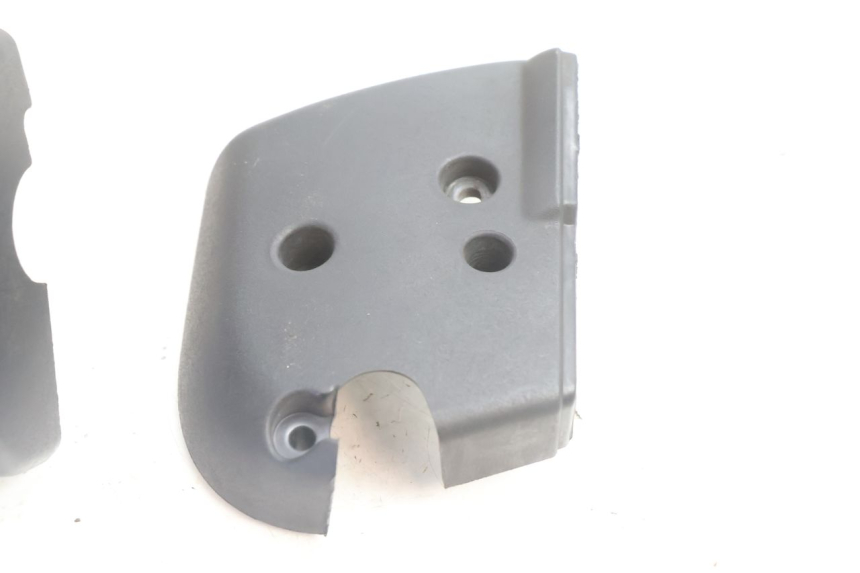 photo de INTERRUPTOR ESQUERDO APRILIA ATLANTIC S 125 (2010 - 2013) - Zoom do estado de desgaste