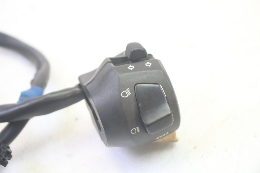 photo de COMANDO ESQUERDO SUZUKI BURGMAN 125 (2007 - 2014) - Outro ângulo de visão