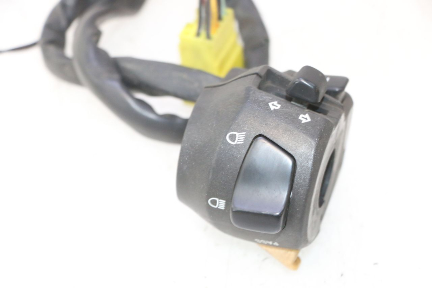 photo de COMANDO ESQUERDO SUZUKI BURGMAN 125 (2007 - 2014) - Marcações e referências