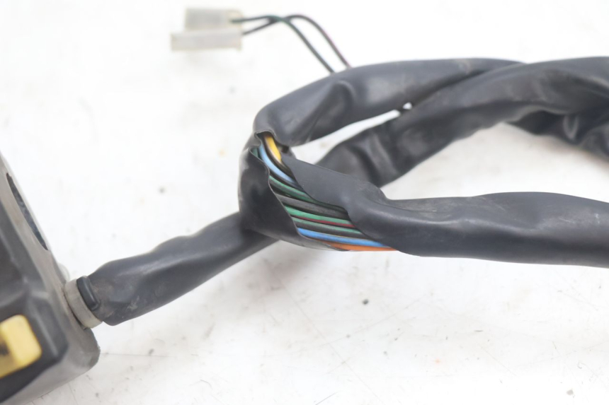 photo de COMANDO ESQUERDO SUZUKI BURGMAN EXECUTIVE ABS 650 (2006 - 2012) - Pontos de fixação