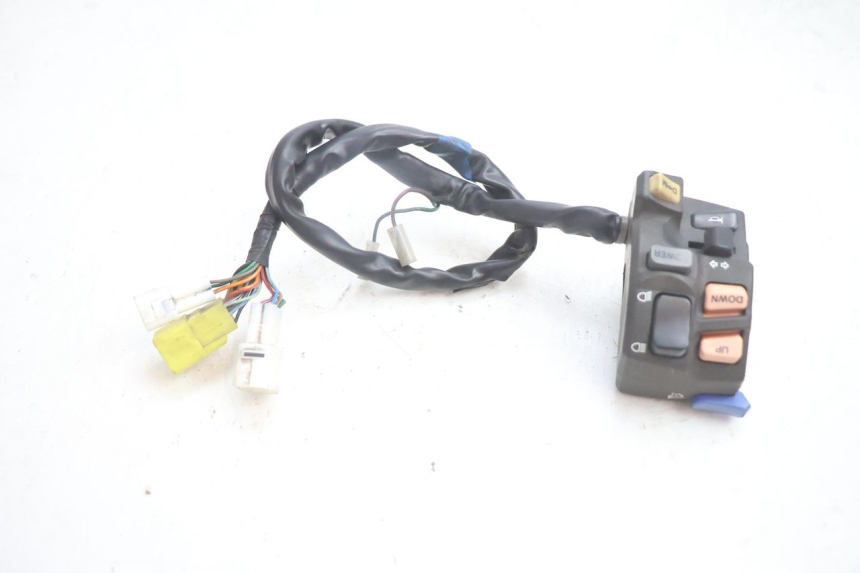 photo de COMANDO ESQUERDO SUZUKI BURGMAN EXECUTIVE ABS 650 (2006 - 2012) - Outro ângulo de visão