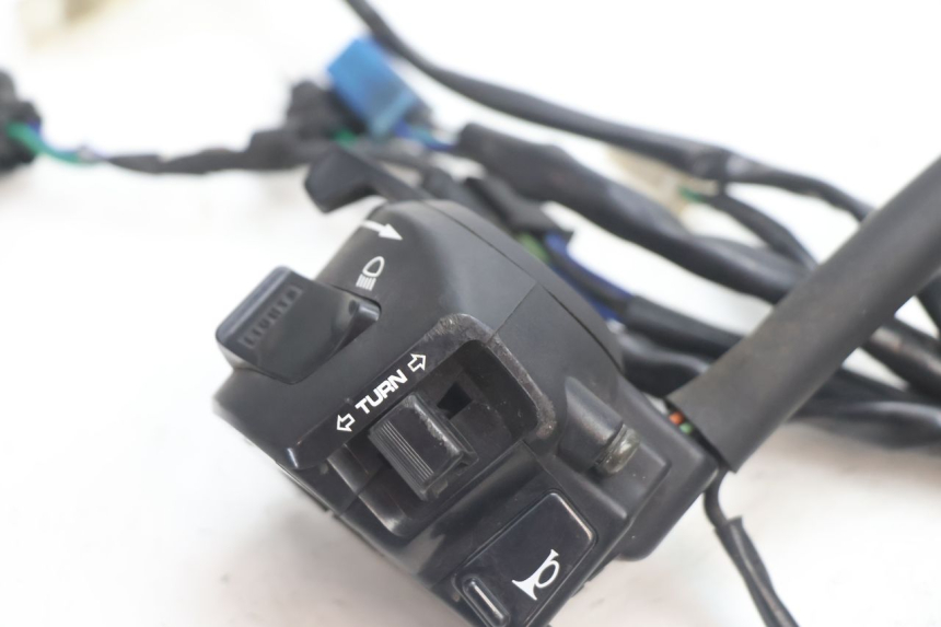 photo de COMUTADOR ESQUERDO HONDA CB F HORNET 600 (2005 - 2006) - Detalhe da peça