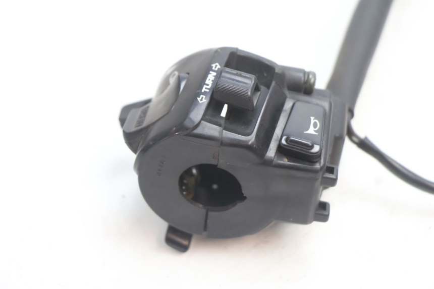 photo de COMUTADOR ESQUERDO HONDA CB F HORNET 600 (2005 - 2006) - Zoom do estado de desgaste