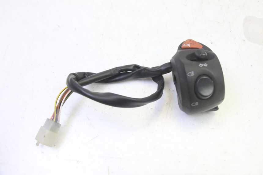 photo de COMANDO ESQUERDO PEUGEOT CITYSTAR 50 (2013 - 2017) - Zoom do estado de desgaste