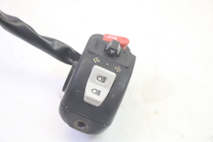 photo de COMANDO ESQUERDO SYM CROX 4T 50 (2016 - 2023) - Zoom do estado de desgaste