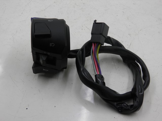 photo de COMANDO ESQUERDO DERBI GP MAX 250 (2006 - 2008) - Vista principal