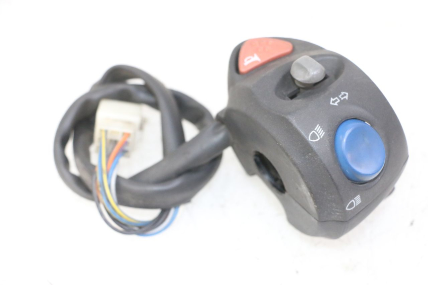 photo de COMANDO ESQUERDO PEUGEOT ELYSTAR 125 (2002 - 2007) - Zoom do estado de desgaste
