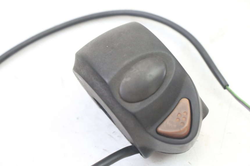 photo de COMANDO ESQUERDO PEUGEOT ELYSTAR 50 (2002 - 2014) - Detalhe da peça