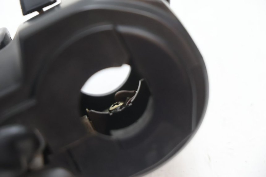 photo de INTERRUPTOR ESQUERDO KAWASAKI ER-6 ER6 N 650 (2005 - 2009) - Pontos de fixação