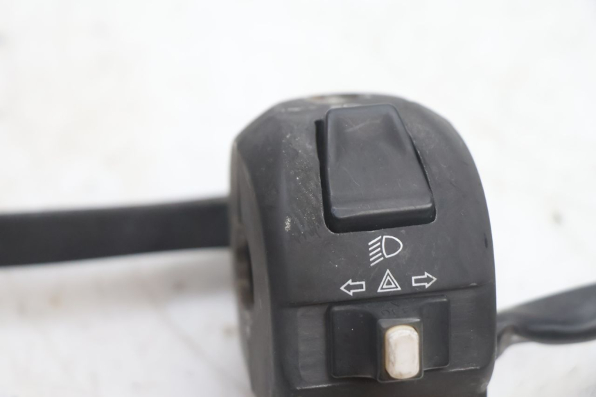 photo de COMANDO ESQUERDO JM MOTORS EVOLIS 4T 50 (2018 - 2022) - Zoom do estado de desgaste