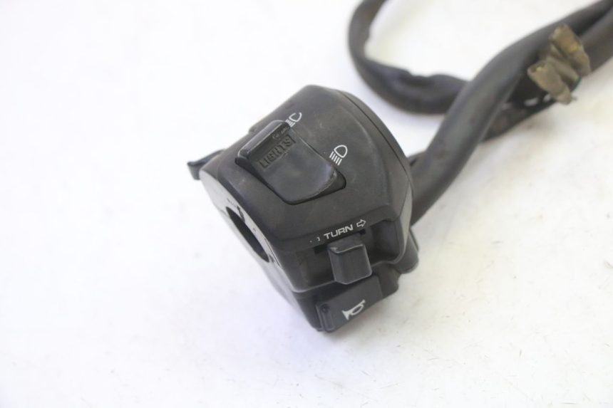 photo de COMANDO ESQUERDO HONDA FES S-WING SWING ABS 125 (2007 - 2015) - Zoom do estado de desgaste