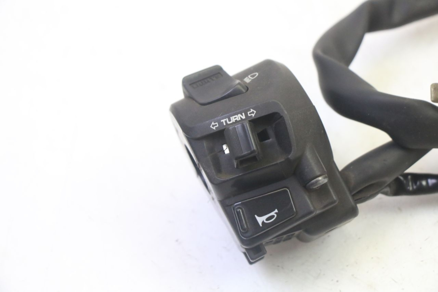 photo de COMANDO ESQUERDO HONDA FES S-WING SWING ABS 125 (2007 - 2015) - Detalhe da peça