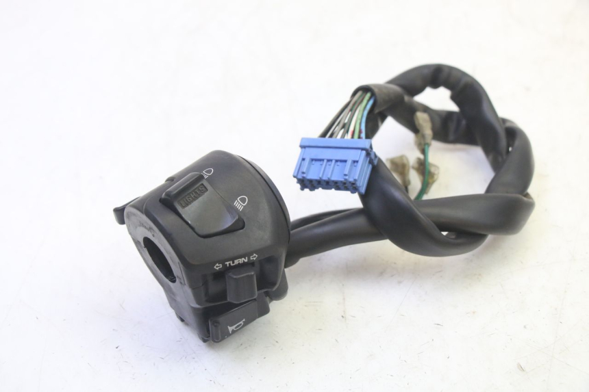 photo de COMANDO ESQUERDO HONDA FES S-WING SWING ABS 125 (2007 - 2015) - Zoom do estado de desgaste