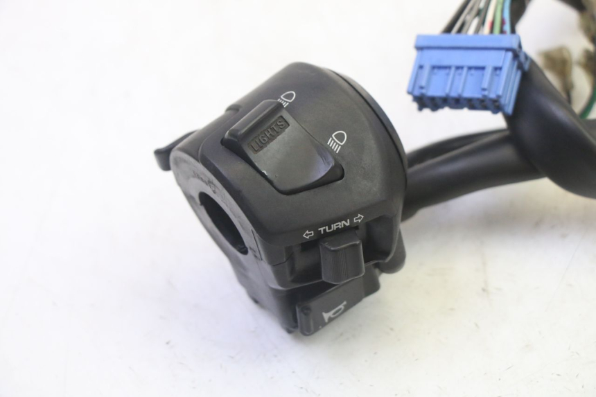 photo de COMANDO ESQUERDO HONDA FES S-WING SWING ABS 125 (2007 - 2015) - Outro ângulo de visão