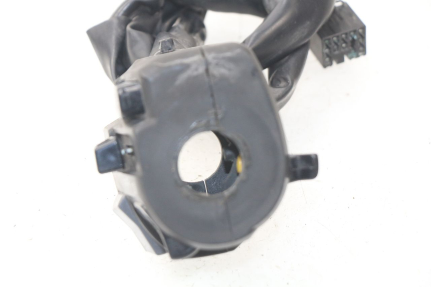 photo de COMANDO ESQUERDO YAMAHA FJR ABS 1300 (2006 - 2012) - Detalhe da peça
