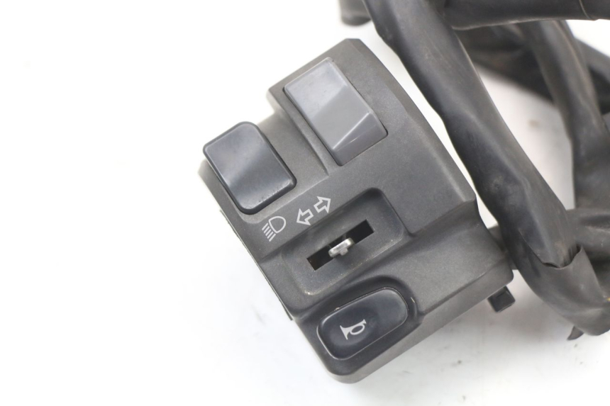 photo de COMANDO ESQUERDO YAMAHA FJR ABS 1300 (2006 - 2012) - Detalhe da peça
