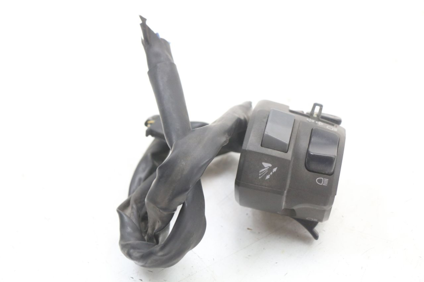 photo de COMANDO ESQUERDO YAMAHA FJR ABS 1300 (2006 - 2012) - Zoom do estado de desgaste