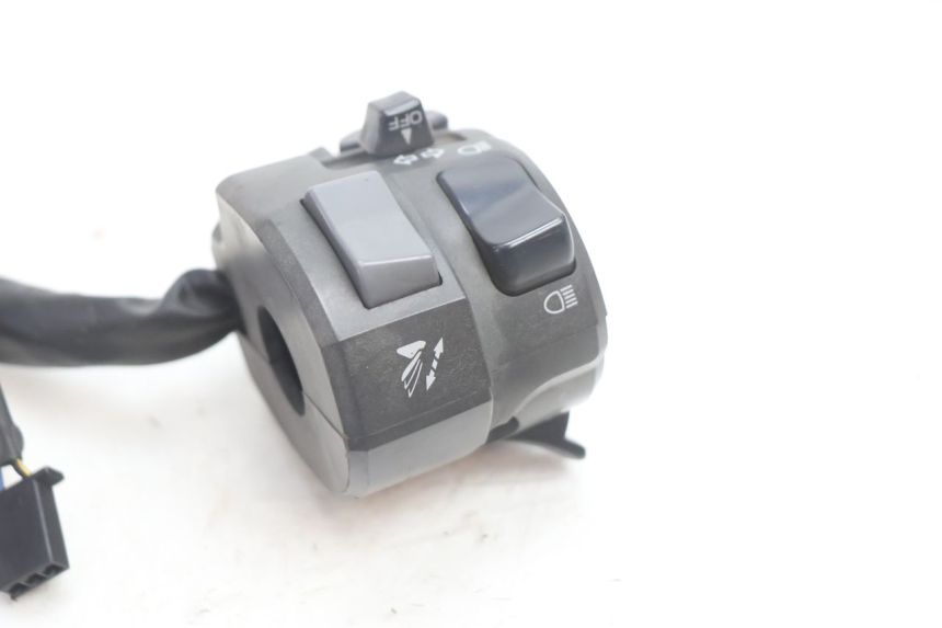 photo de INTERRUPTOR ESQUERDO YAMAHA FJR 1300 (2001 - 2005) - Outro ângulo de visão