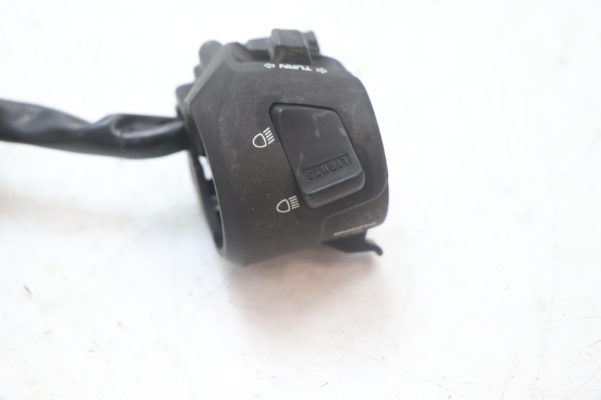 photo de COMANDO ESQUERDO HONDA FJS SILVER WING SILVERWING 400 (2005 - 2008) - Outro ângulo de visão