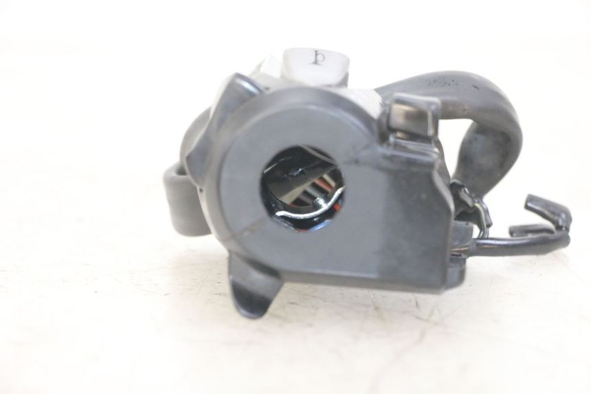 photo de COMANDO ESQUERDO HONDA FORZA ABS 300 (2013 - 2017) - Zoom do estado de desgaste
