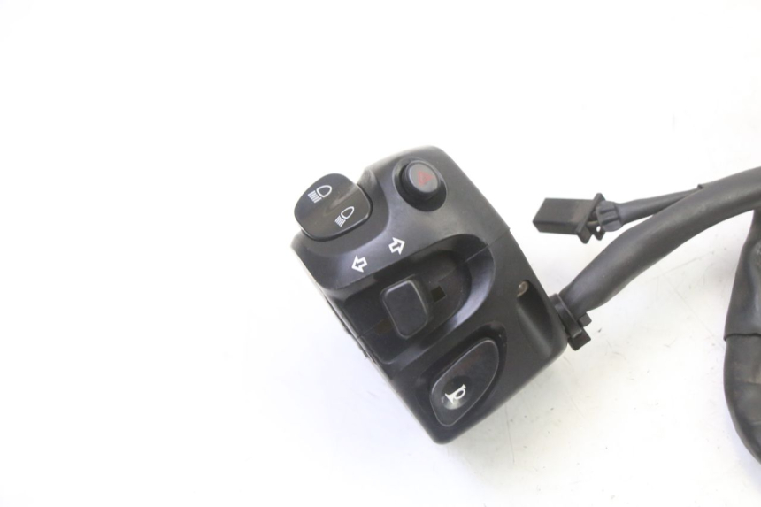 photo de COMANDO ESQUERDO YAMAHA FZ6 FAZER S2 600 (2007 - 2011) - Detalhe da peça