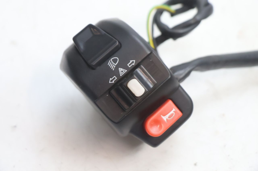 photo de INTERRUPTOR ESQUERDO VASTRO GP 2T 50 (2013 - 2017) - Detalhe da peça