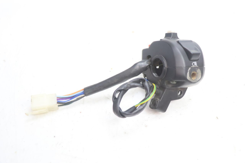 photo de INTERRUPTOR ESQUERDO VASTRO GP 2T 50 (2013 - 2017) - Zoom do estado de desgaste