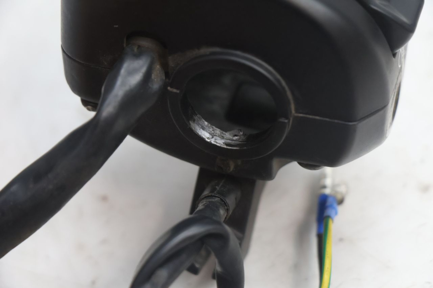 photo de INTERRUPTOR ESQUERDO VASTRO GP 2T 50 (2013 - 2017) - Pontos de fixação