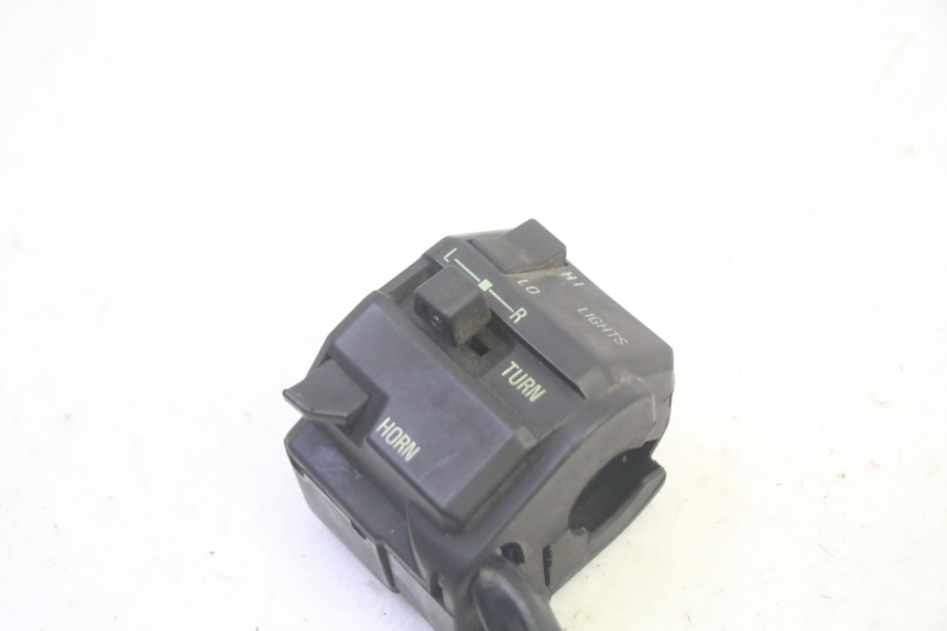 photo de COMANDO ESQUERDO KAWASAKI GPZ RX 1000 (1986 - 1988) - Zoom do estado de desgaste