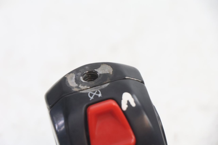 photo de COMANDO ESQUERDO TNT MOTOR GRIDO 2T 50 (2010 - 2019) - Zoom do estado de desgaste