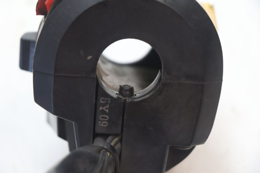 photo de COMUTADOR ESQUERDO SUZUKI GSR 600 (2005 - 2012) - Pontos de fixação