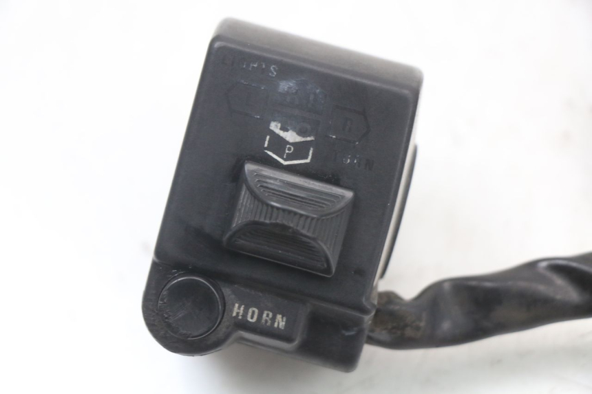 photo de COMANDO ESQUERDO SUZUKI GSX E 250 (1982 - 1983) - Detalhe da peça
