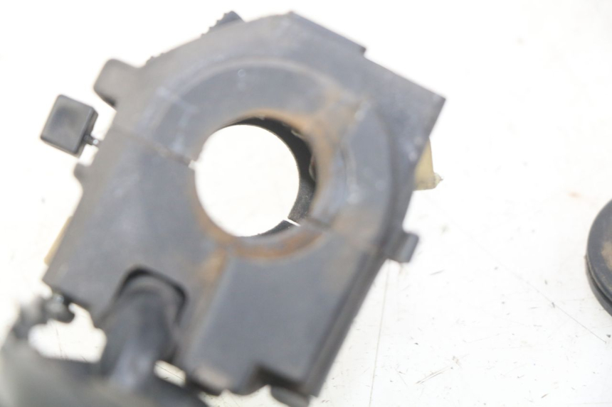 photo de COMANDO ESQUERDO SUZUKI GSX-F GSX  F 1100 (1988 - 1994) - Detalhe da peça