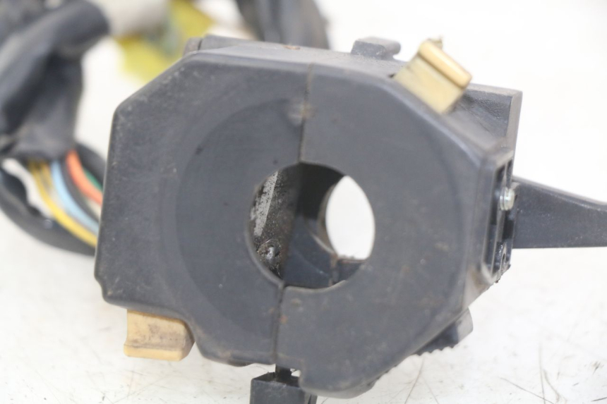 photo de COMANDO ESQUERDO SUZUKI GSX-F GSX  F 1100 (1988 - 1994) - Outro ângulo de visão