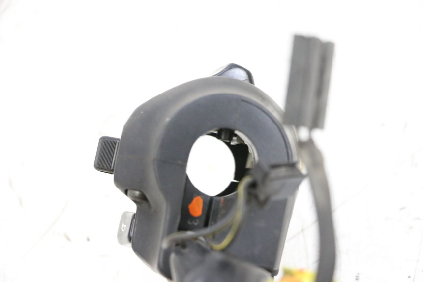 photo de COMANDO ESQUERDO SUZUKI GSXR GSX-R 1000 (2003 - 2004) - Zoom do estado de desgaste